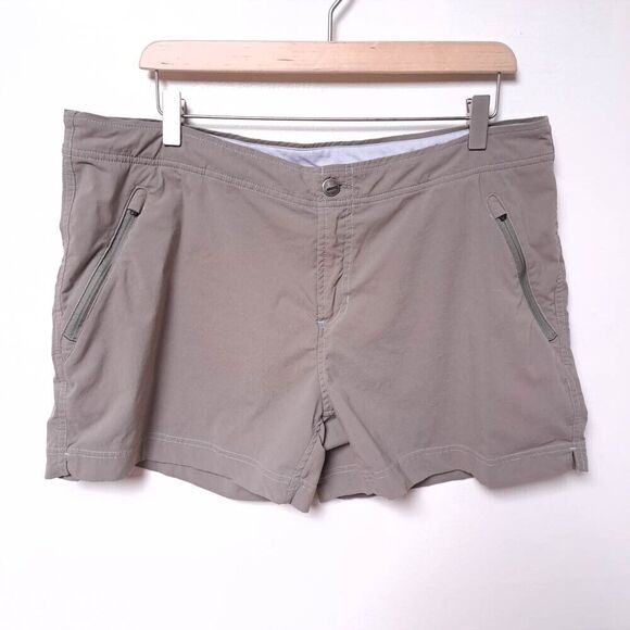 Columbia Titanium Womens 16 Shorts Omni Dry Khaki Packable Lightweight Hiking - Picture 1 of 7